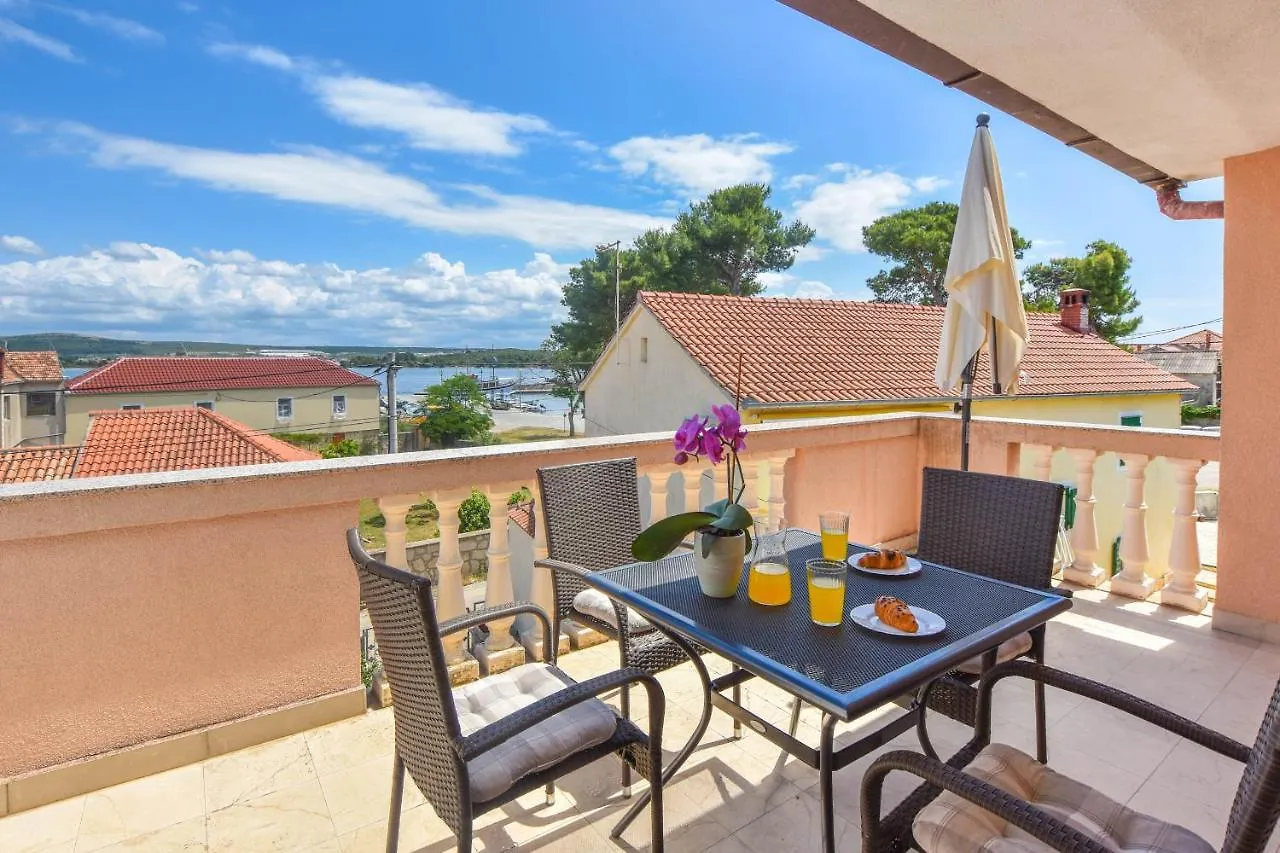 Apartments Anchor Pasman Croatia